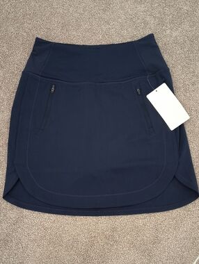 NWT Athleta Navy Fairway 18" Golf Skort. XS